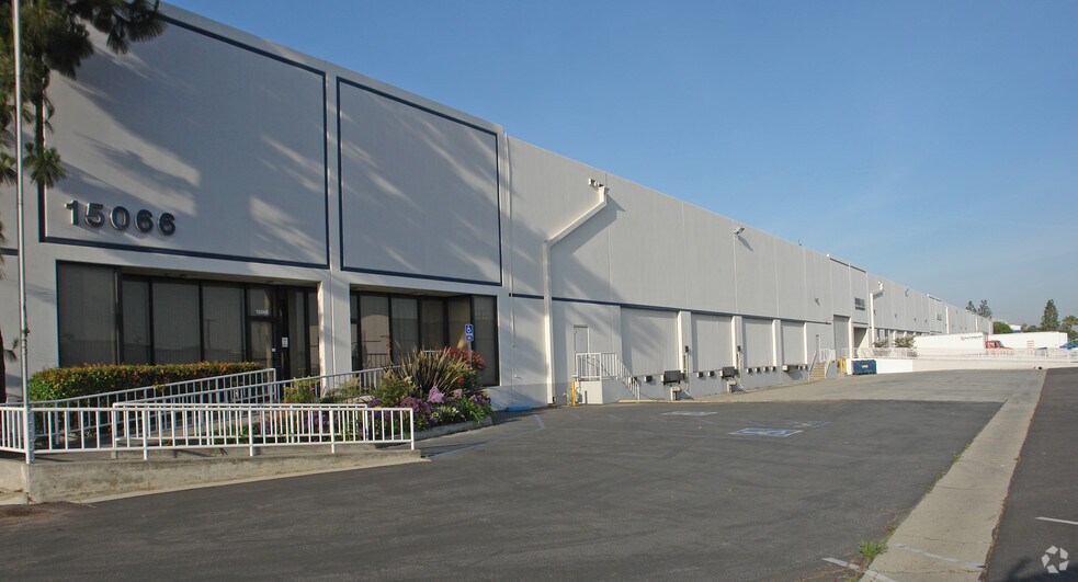 More Photos Of 15050-15066 Shoemaker Ave, Santa Fe Springs Distribution For Lease