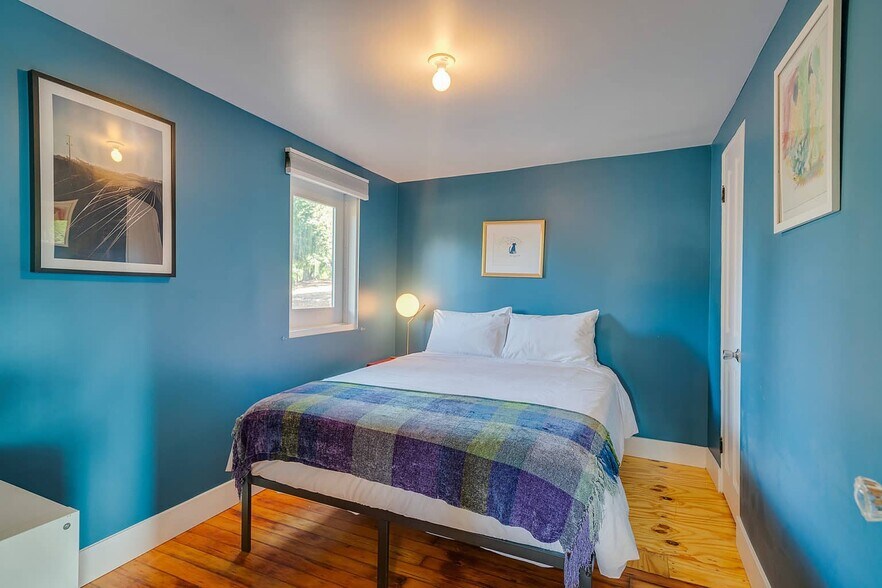 More Photos Of 25807 State Highway 189, Twin Peaks Hotel For Sale