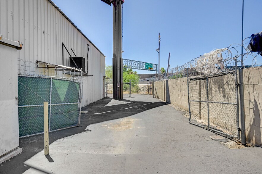 More Photos Of 2951 Westwood Dr, Las Vegas Distribution For Lease