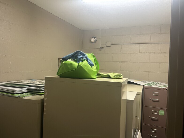 More Photos Of 2413 Crill Ave, Palatka Office For Sale