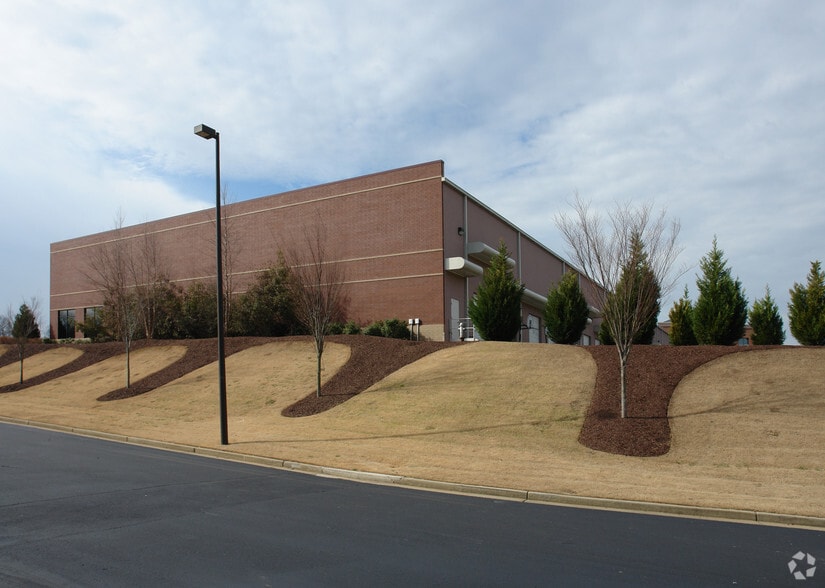 More Photos Of 4907 Golden Pky, Buford Warehouse For Lease