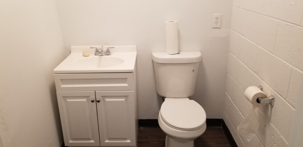 More Photos Of 700 Ritchie Rd, Capitol Heights Light Manufacturing For Lease