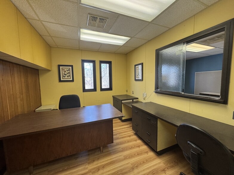 More Photos Of 106 Nate Whipple Hwy, Cumberland Office For Lease