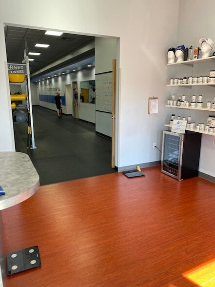 More Photos Of 607 SE Everett Mall Way, Everett Unknown For Lease