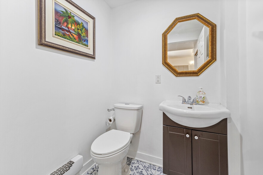 More Photos Of 1023 Rue Berri, Montréal Apartments For Sale