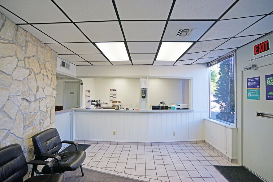 More Photos Of 811 W Yakima Ave, Yakima Storefront Retail Office For Lease