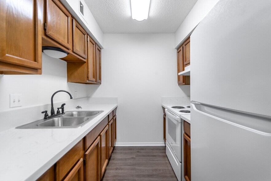 More Photos Of 1810 Bishop Rd, Bryant Apartments For Sale