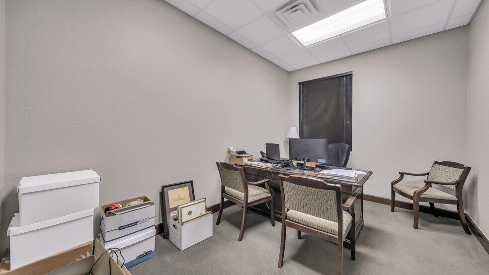 More Photos Of 126 S Ranch House Rd, Willow Park Medical For Sale