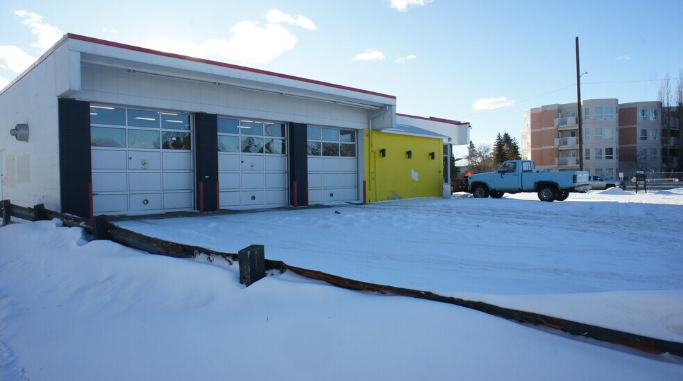 More Photos Of 9145 156 St NW, Edmonton Auto Repair For Sale