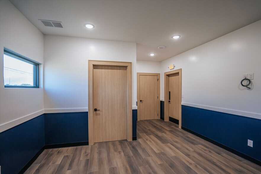 More Photos Of 2603 S Kaufman St, Ennis Industrial For Sale