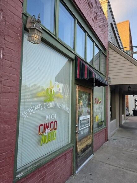 More Photos Of 126 Railroad St, Thomson Storefront For Sale