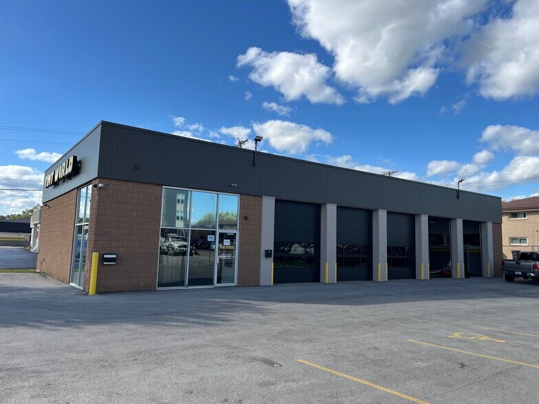 More Photos Of N88 W15176 Main St, Menomonee Falls Auto Repair For Sale