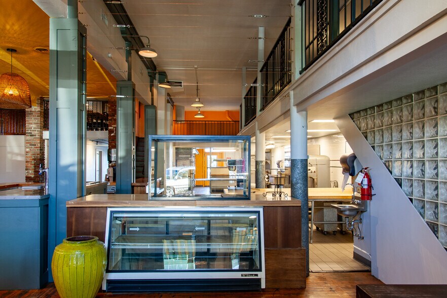 More Photos Of 21 E Main St, Walla Walla General Retail For Lease