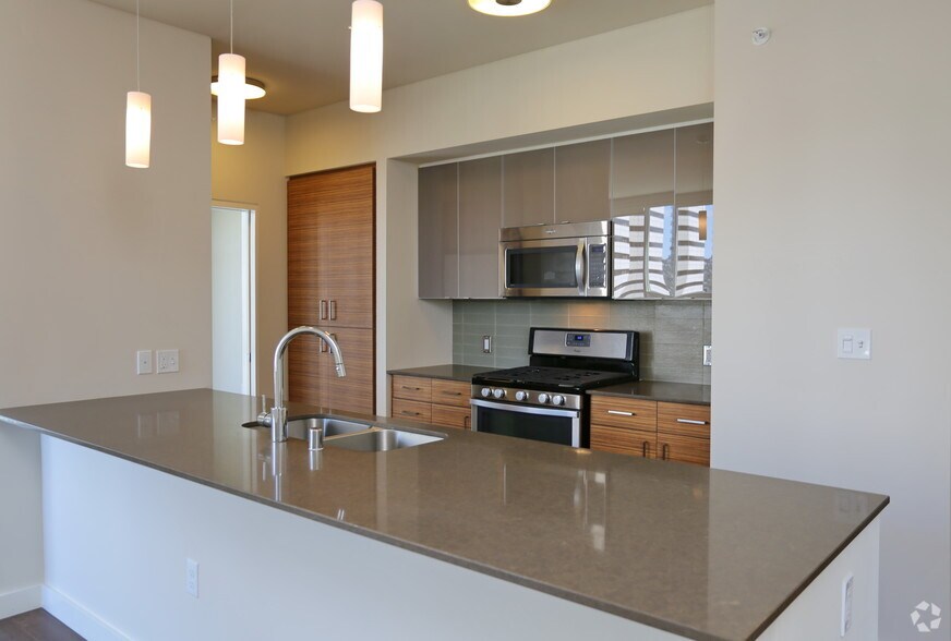 More Photos Of 2105 5th Ave, Seattle Apartments For Lease