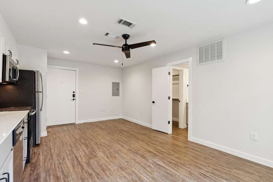 More Photos Of 5015 Bryan St, Dallas Apartments For Sale