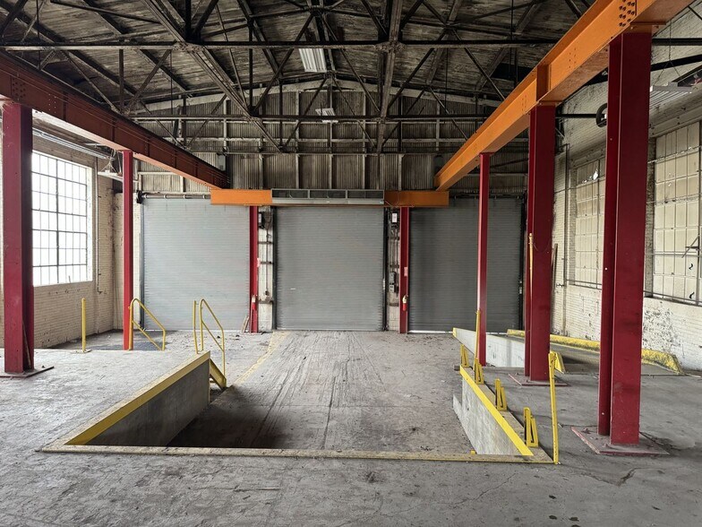 More Photos Of 300 Janie Hammitt Dr, Bristol Industrial For Sale