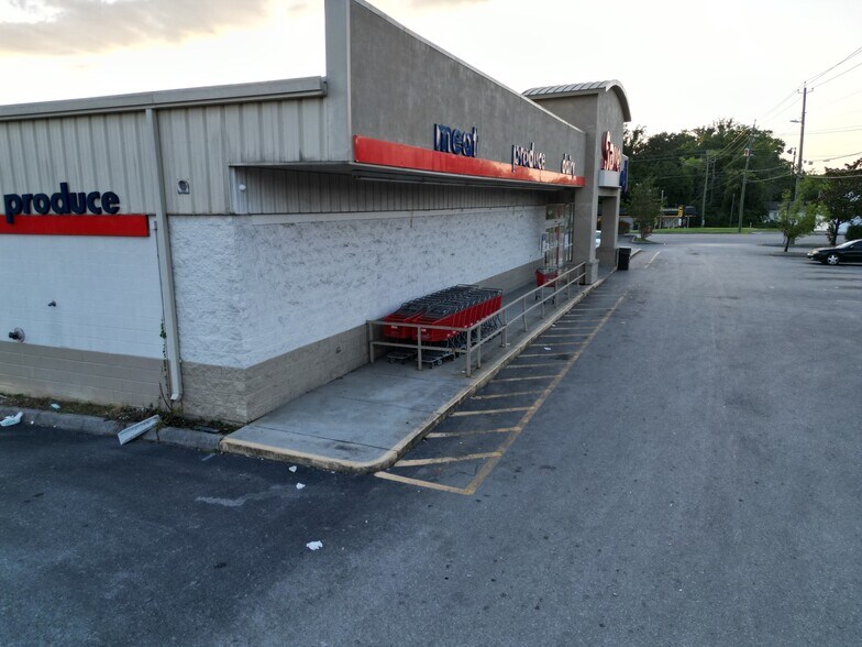 More Photos Of 3850 Holston Dr, Knoxville Supermarket For Sale
