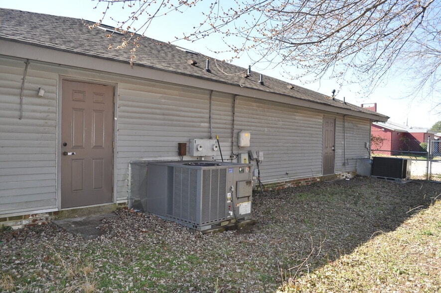 More Photos Of 13784 Warwick Blvd, Newport News Storefront Retail Office For Sale