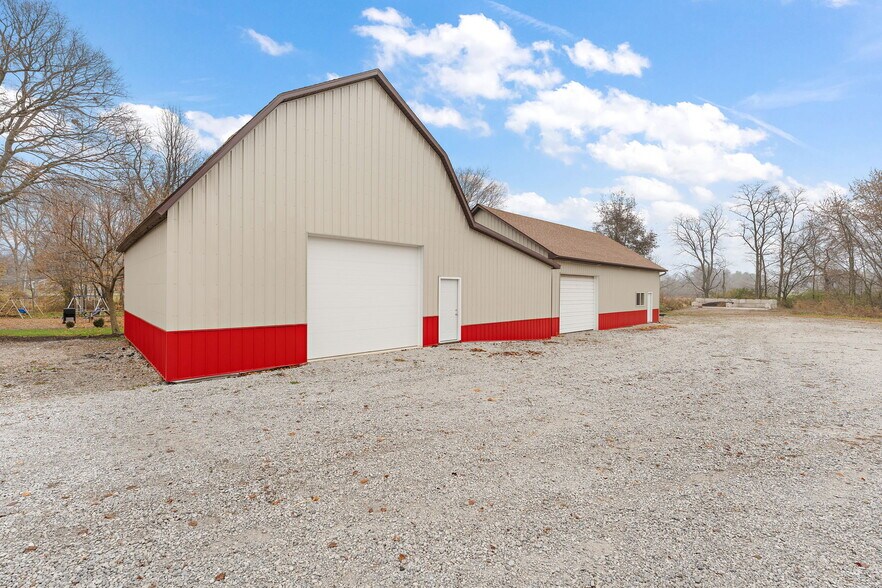 More Photos Of 345 N 400 E, Valparaiso Warehouse For Lease