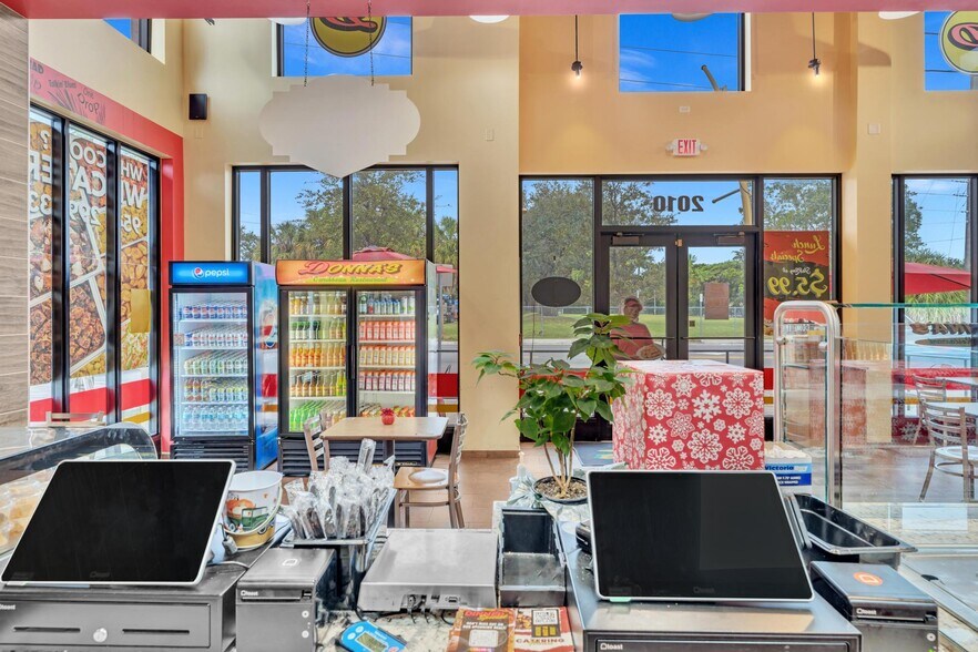 More Photos Of 2010 NW 6th St, Fort Lauderdale Fast Food For Lease