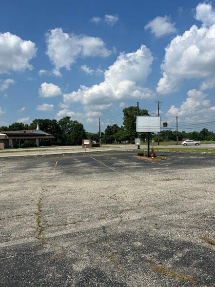 More Photos Of 501 E Trotwood Blvd, Trotwood Auto Repair For Sale