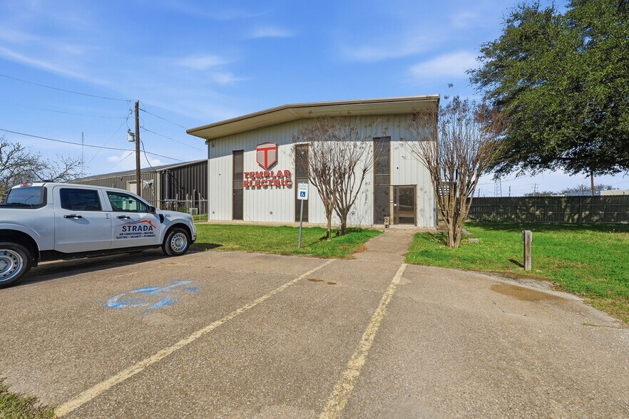 More Photos Of 107 Rice Ln, Huntsville Warehouse For Sale