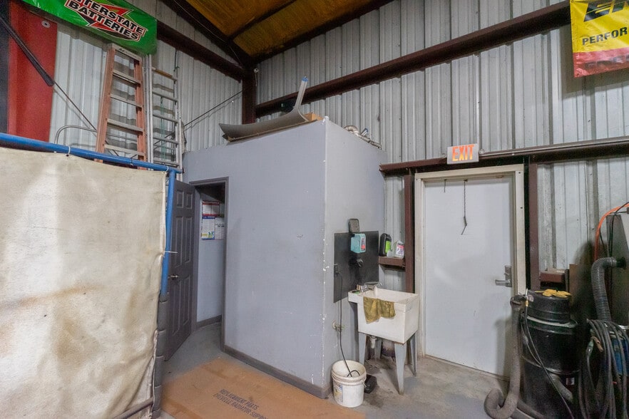 More Photos Of 1201 Steele Rd, Alvin Industrial For Sale