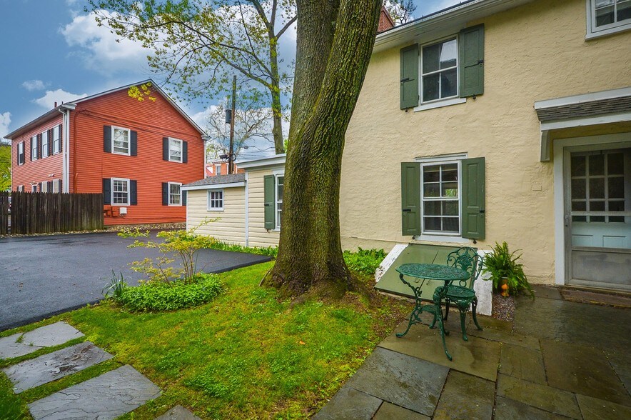 More Photos Of 69 E Oakland Ave, Doylestown Office For Sale