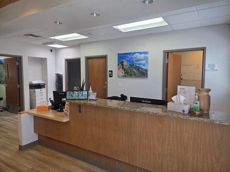 More Photos Of 1300 Wyoming Blvd NE, Albuquerque Office For Sale