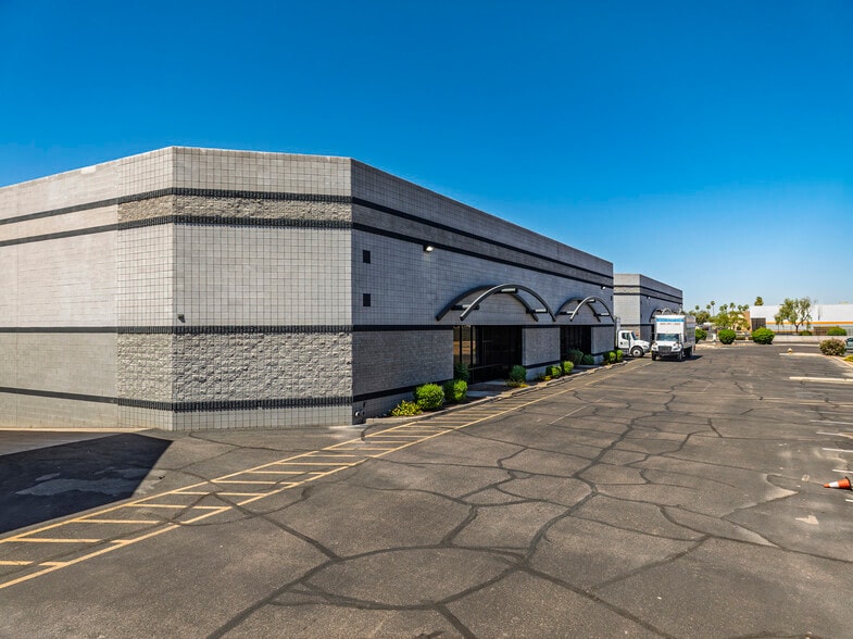 Primary Photo Of 1329 N 29th Ave, Phoenix Warehouse For Lease