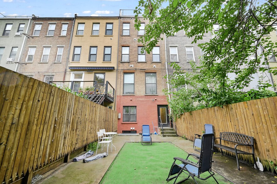 More Photos Of 252 W 132nd St, New York Apartments For Sale