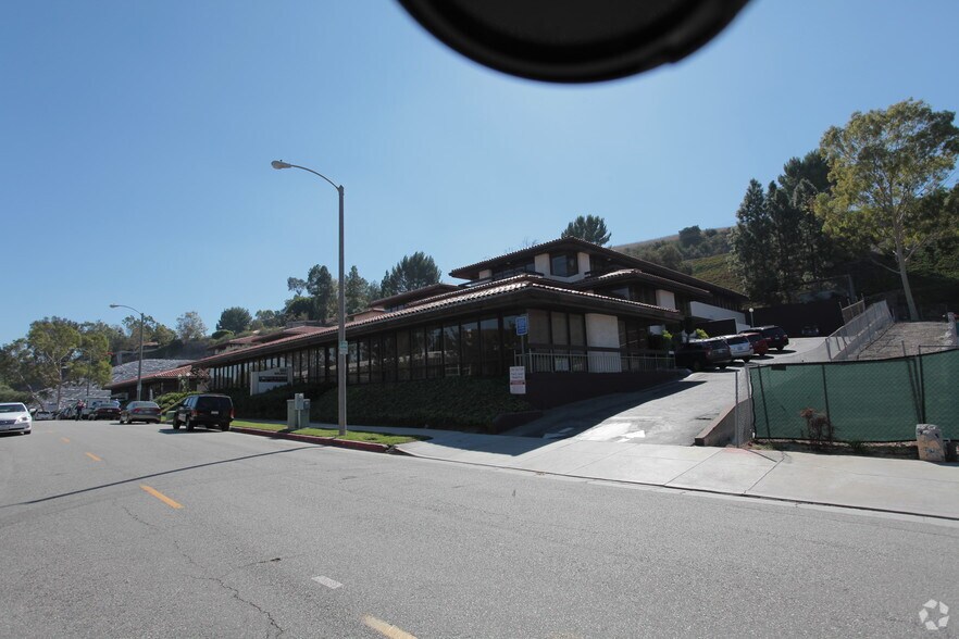 More Photos Of 655 Deep Valley Dr, Rolling Hills Estates Office For Lease