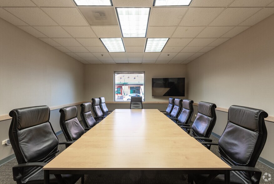 More Photos Of 770 Lake Cook Rd, Deerfield Office For Lease