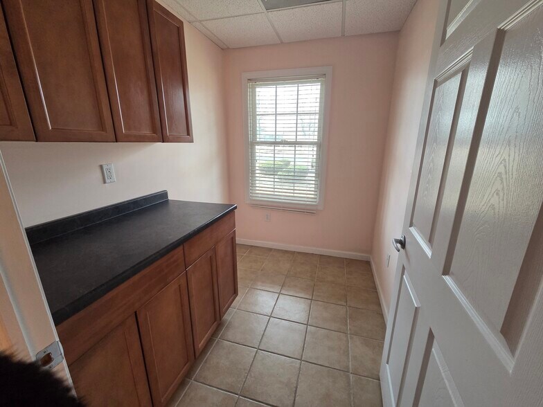 More Photos Of 551 Newman Springs Rd, Lincroft Office Residential For Lease
