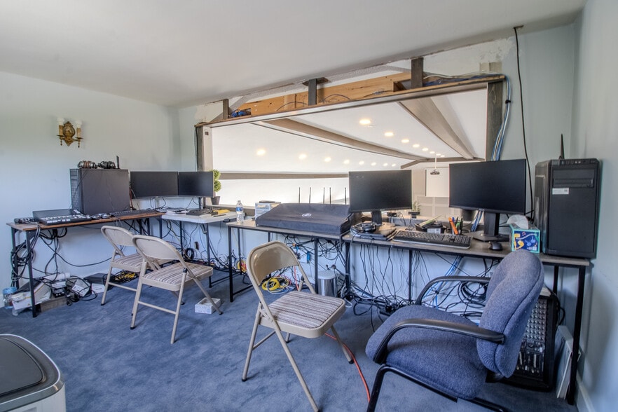 More Photos Of 207 N Prettyman St, Knox Religious Facility For Sale