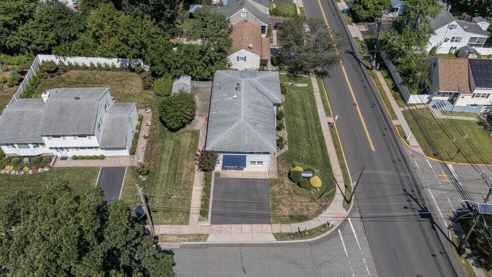 More Photos Of 373 Ford Ave, Fords Medical For Sale