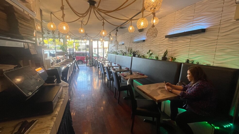 More Photos Of Manhattan Avenue Ave @ Norman Avenue, Brooklyn General Retail For Lease