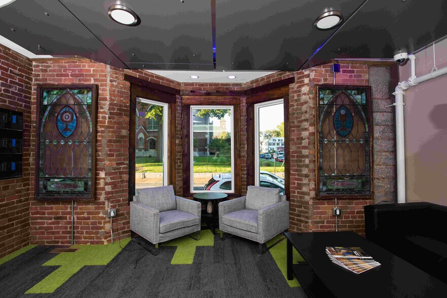 More Photos Of 235 Hanover St, Manchester Apartments For Lease