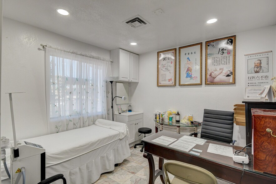 More Photos Of 3097 S Decatur Blvd, Las Vegas Office Residential For Sale