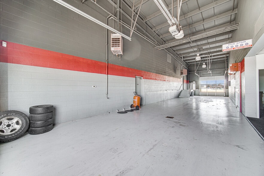 More Photos Of 101 Watters Dr, Dwight Auto Dealership For Sale