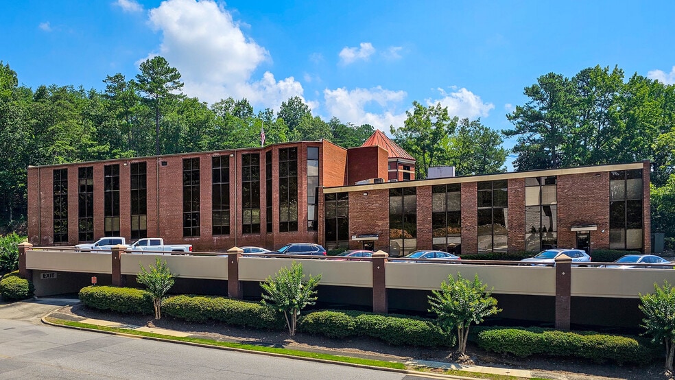 Primary Photo Of 900 Montclair Rd, Birmingham Office For Sale