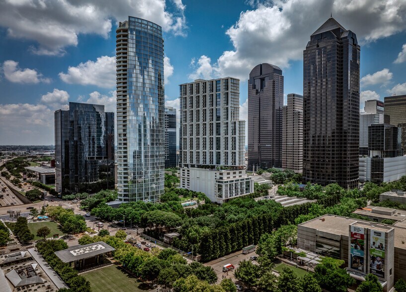 More Photos Of 2001 Ross Ave, Dallas Office For Lease