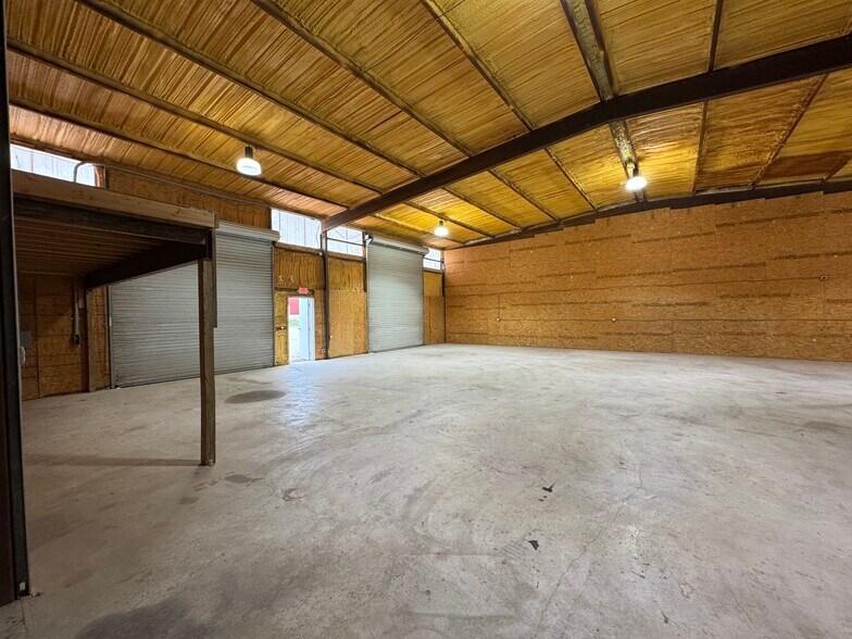 More Photos Of 1851 County Road 280, Leander Warehouse For Lease