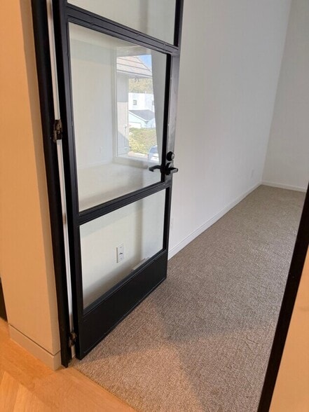 More Photos Of 205-215 W 1st St, Tustin Office For Lease