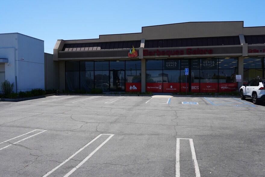 More Photos Of 18225 Hawthorne Blvd, Torrance Storefront Retail Office For Lease