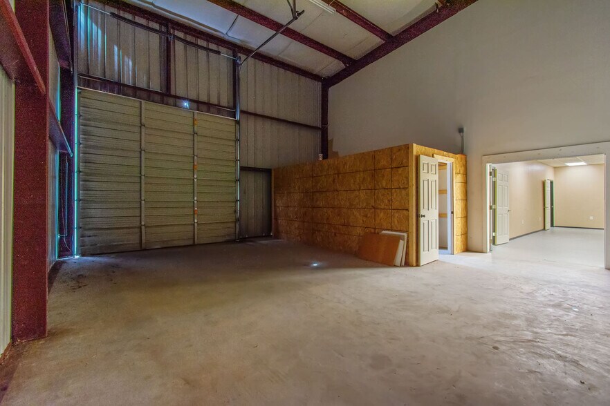 More Photos Of 21755 N I-45 Fwy, Spring Flex For Sale