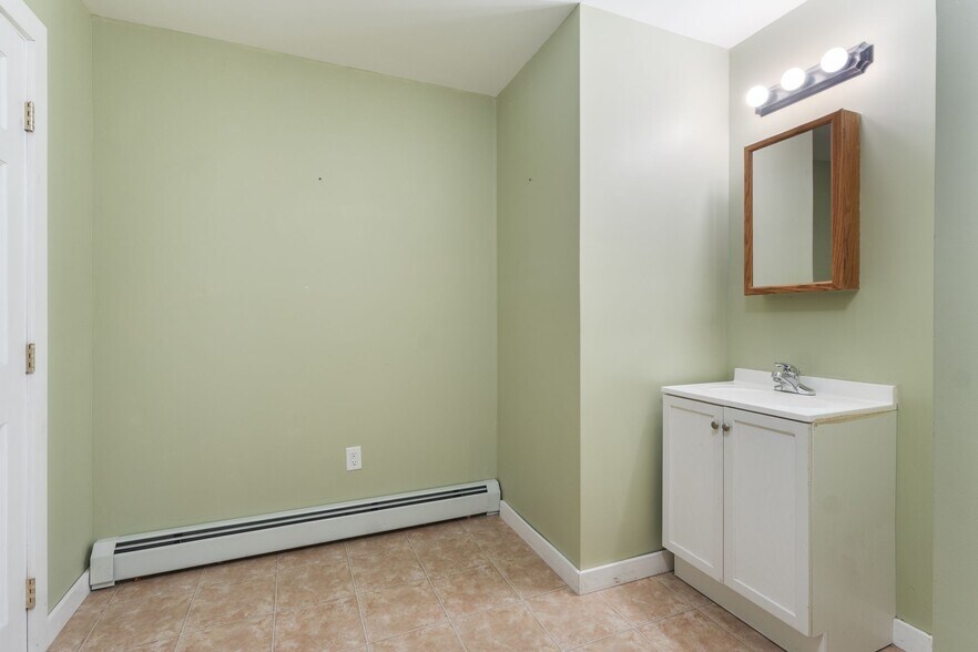 More Photos Of 204 Gray Rd, Cumberland General Retail For Sale