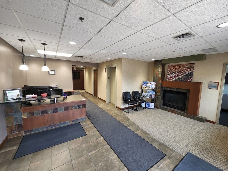 More Photos Of 1345 Corporate Center Curve Dr, Eagan Office For Lease