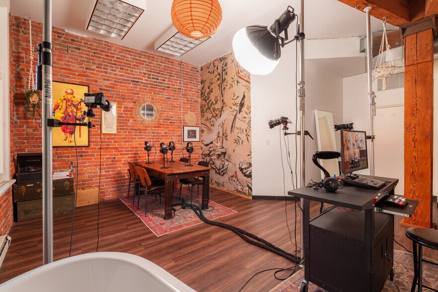 More Photos Of 313 1st Ave S, Seattle Office For Sale