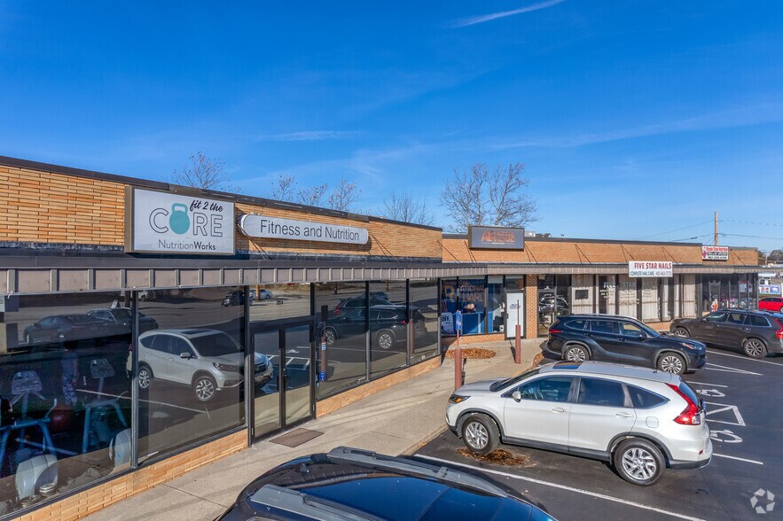 More Photos Of 1235 Oaklawn Ave, Cranston Storefront Retail Office For Lease